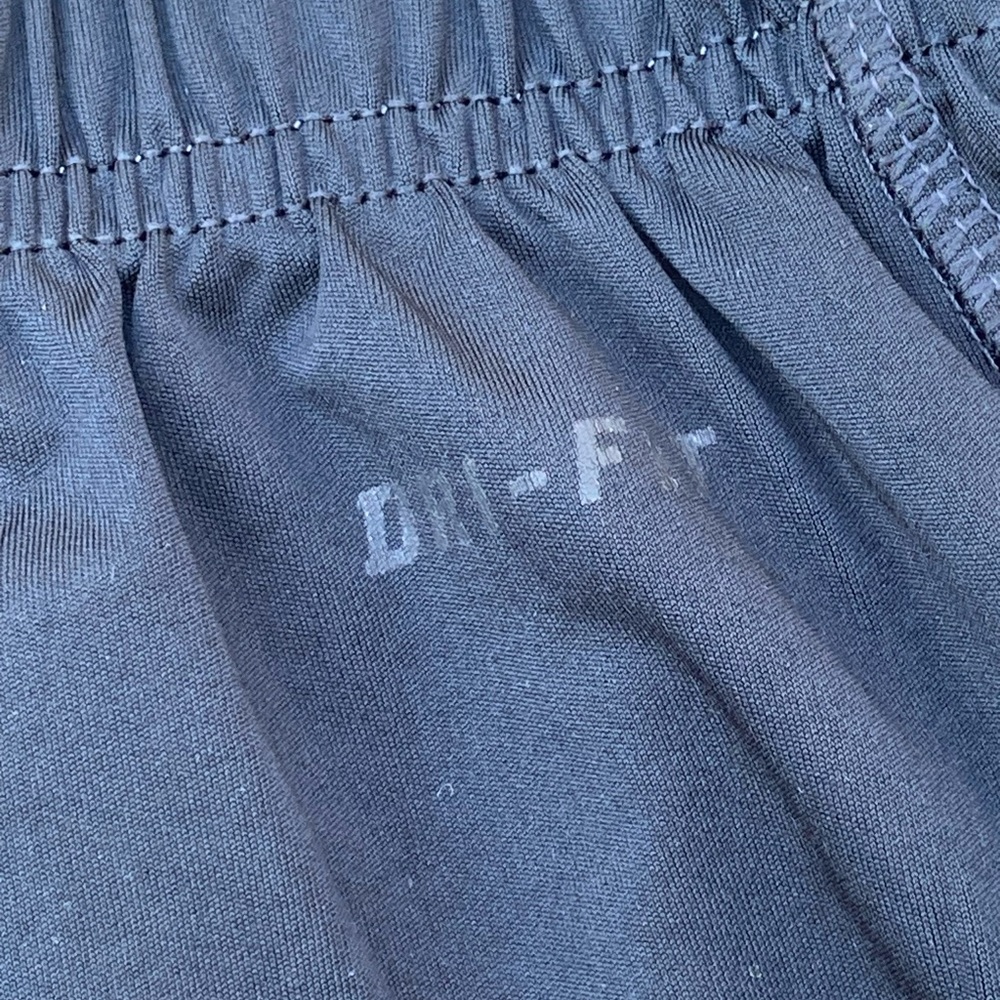 SOLD 💲Nike Dri fit black sports shorts size medium - Picture 7 of 7
